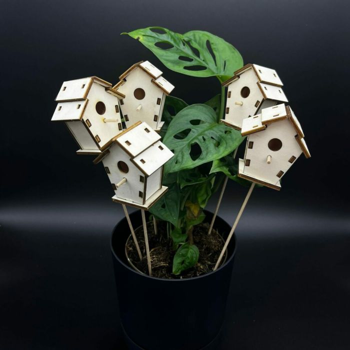 Malá ptačí budka na zápichu (set 5ks) Malá ptačí budka na zápichu (set 5ks)